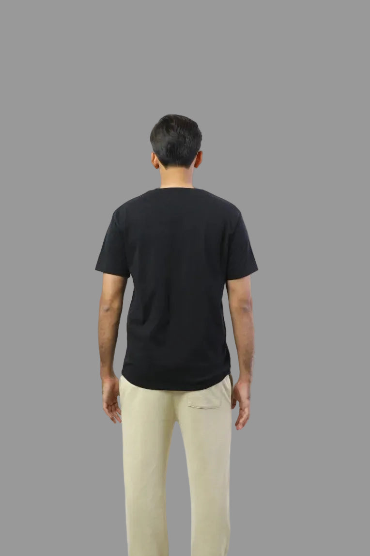 Dust Basic Royale Black (Urdu Edition)